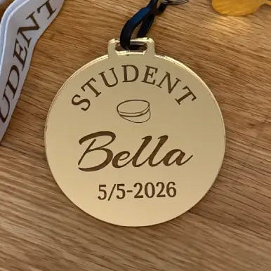 Studentmedalj | ByEngwek.se studentpresent paket med medalj, 
till studentfirande
present till studenten – Engwek.se