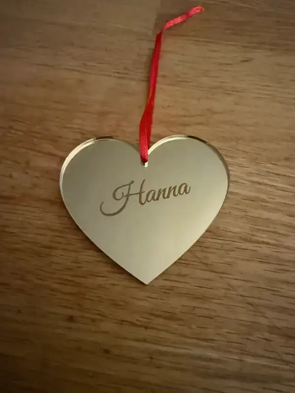 Julgransdekoration hjärta med eget namn - expresspresenter.se