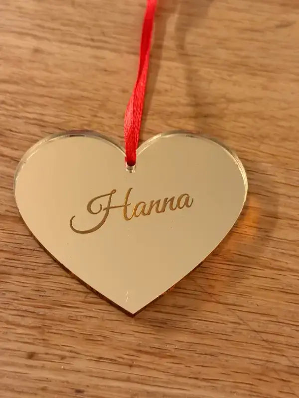 Julgransdekoration hjärta med namn - expresspresenter.se