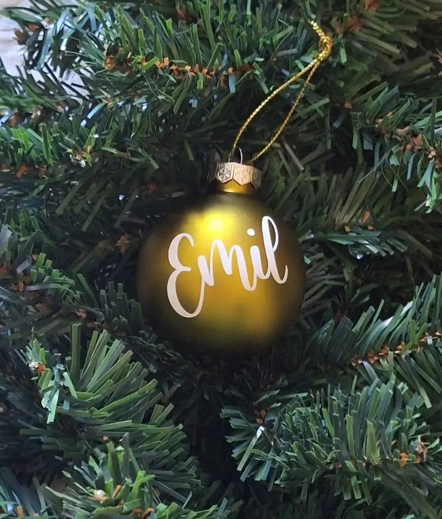 Julgranskula | Elegant och modern julkula med namn - Engwek.se