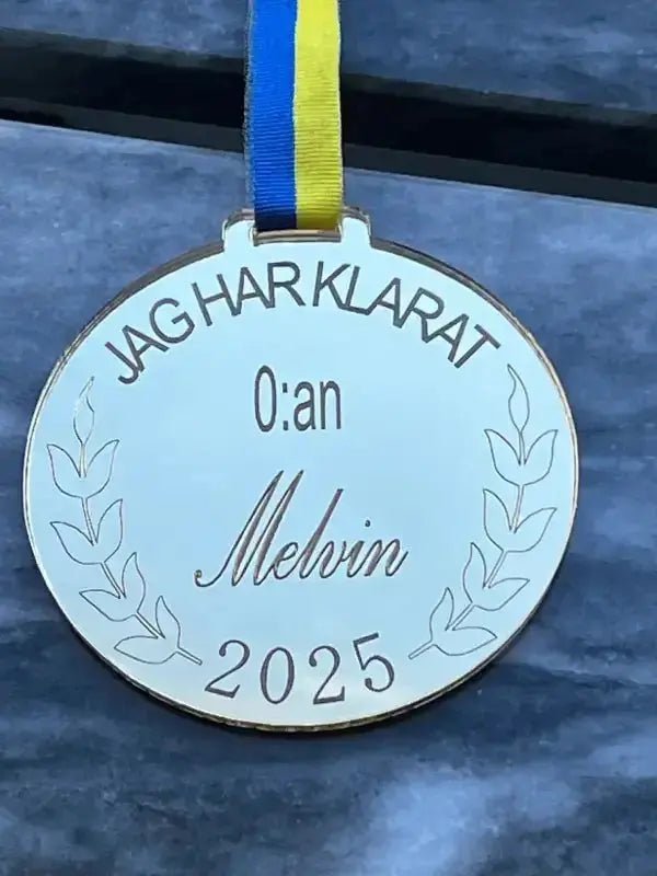Avslutningspresenten. Medalj | 0:an - ByEngwek