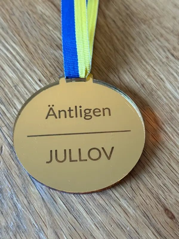 Medalj “Äntligen jullov” – Rolig julpresent till elever & lärare | Express Presenter - Engwek.se