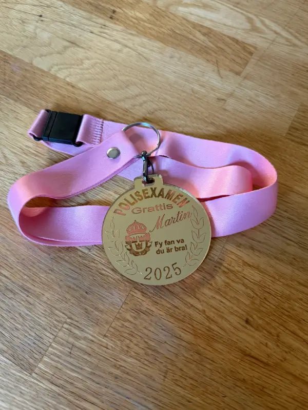 Medalj | Polisexamen ny anpassningsbar modell - ByEngwek
