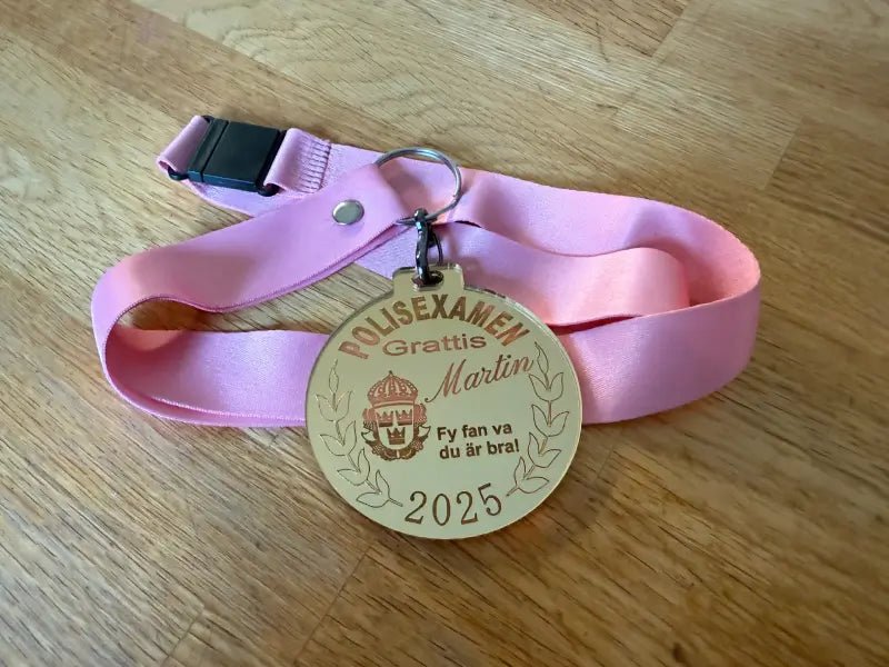 Medalj | Polisexamen ny anpassningsbar modell - ByEngwek