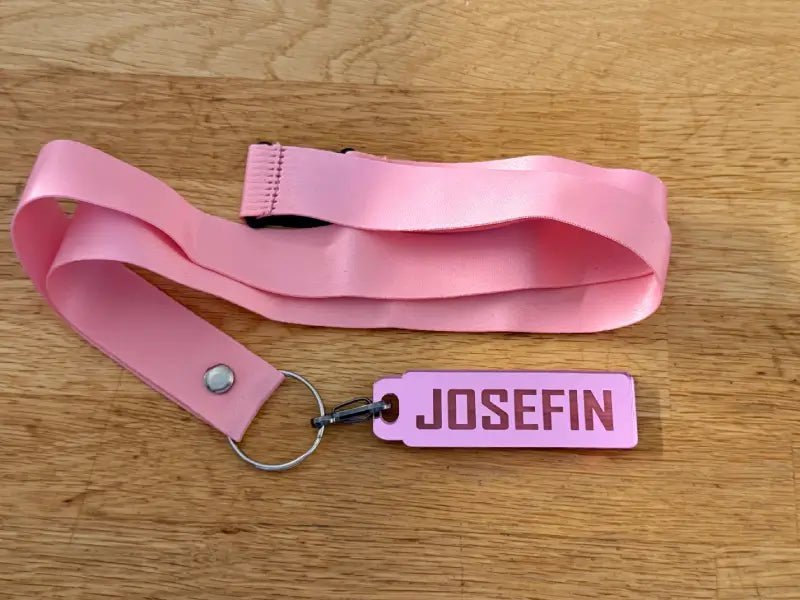 Nyckelband med egen text - Engwek.se