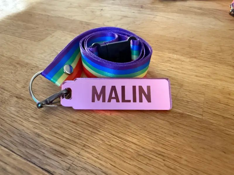 Nyckelband med egen text - ByEngwek