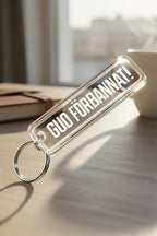 Present Nyckelring | “Gud förbannat” i spegelplast – Rolig svensk design & perfekt present - ByEngwek