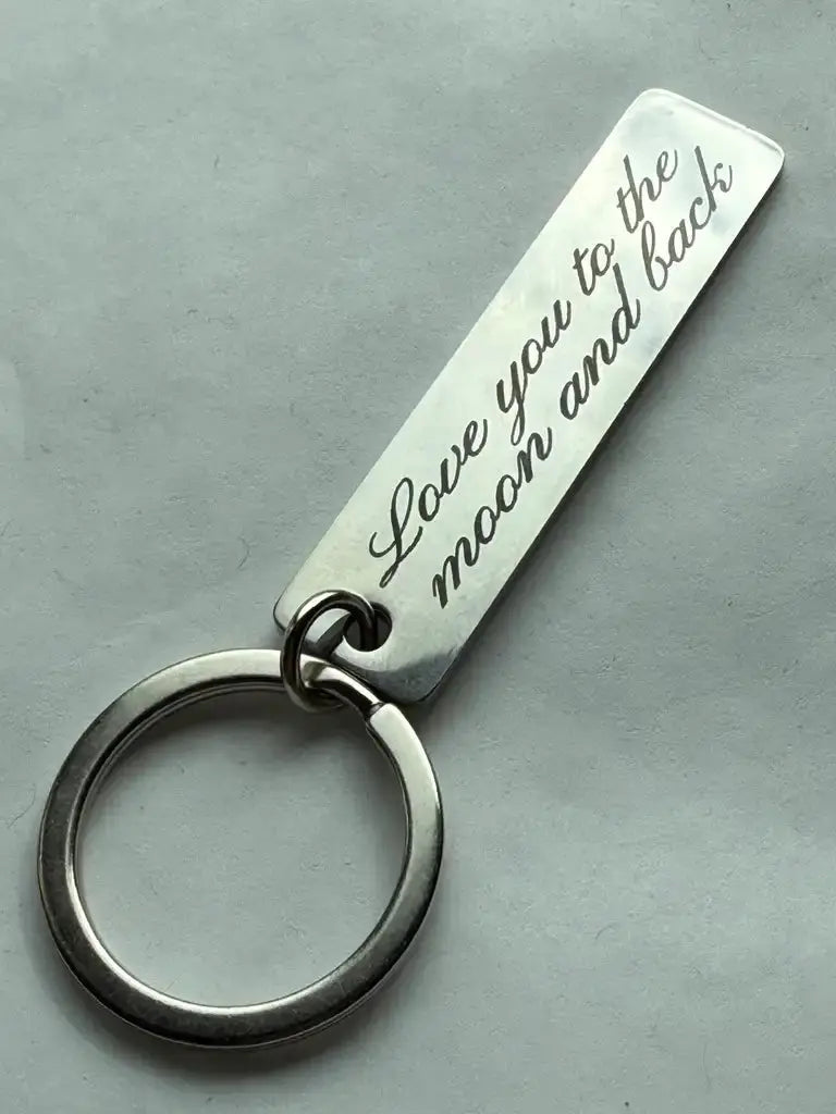 Nyckelring | Love you to the moon and back - Engwek.se
