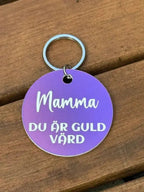 Nyckelring | Mamma du är guld värd (Lila) - ByEngwek