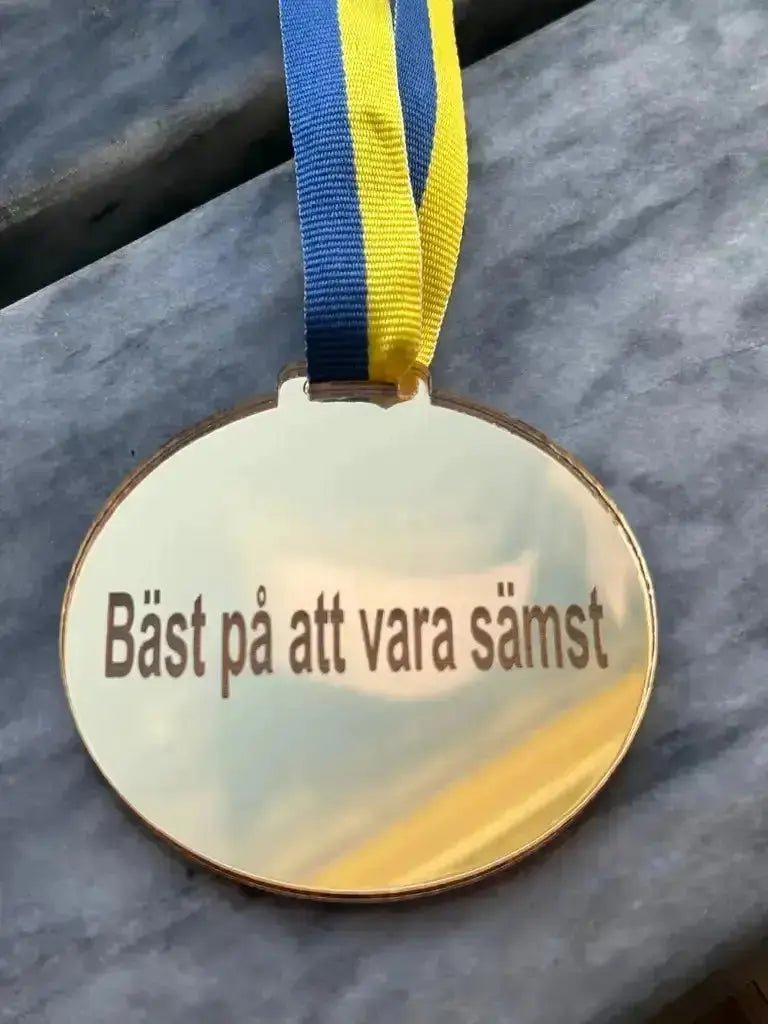 Rolig medalj – Bäst på att vara sämst | Skämtpresent - Engwek.se