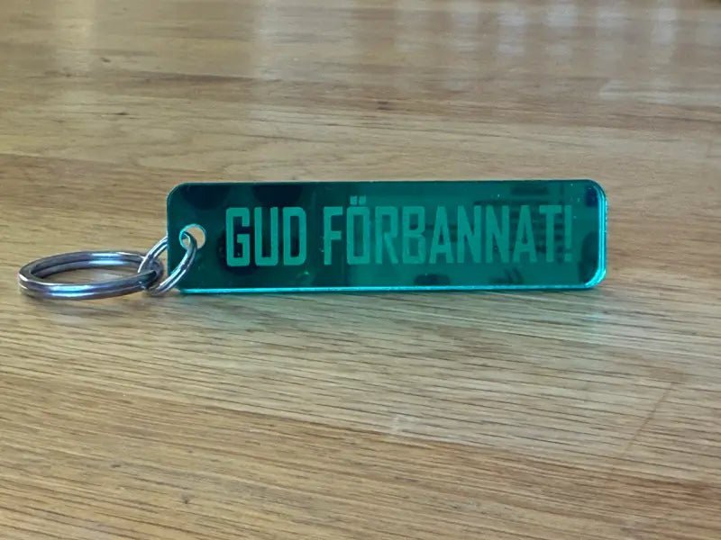 Rolig nyckelring ”Gud förbannat” – Svensktillverkad present - Engwek.se