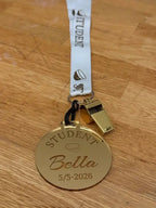 Studentpresent Medalj – Klassisk studentmedalj till studentfirande | ByEngwek.se - Engwek.se